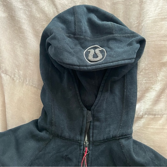 ✨Rare✨ Lululemon Woman Buddha Size 8 Black Hoodie - Picture 4 of 12